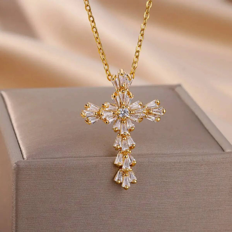 Luxury Zirconia Cross Pendant Necklace Zircon Crystal Jewerly for Women Stainless Steel Chain Charm New Trend Aesthetic collares
