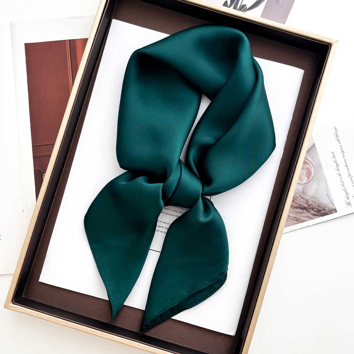 New Floral Print Silk Feeling 70cm Square Scarf Wen Foard Neckerchief Lady Satin Hijab Fem Decorate Neck Ties X260328
