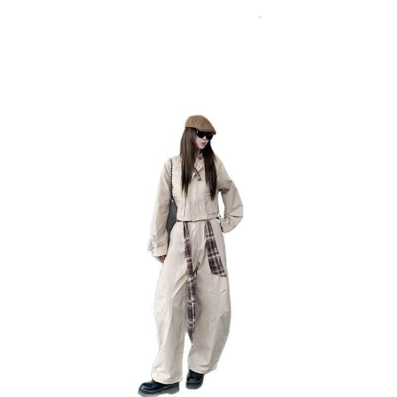 Retro Khaki Workwear Style Suit For Women New Autumn Model Stand Up Collar Jacket With Belt And Wide Leg Curved Pants Luxury
