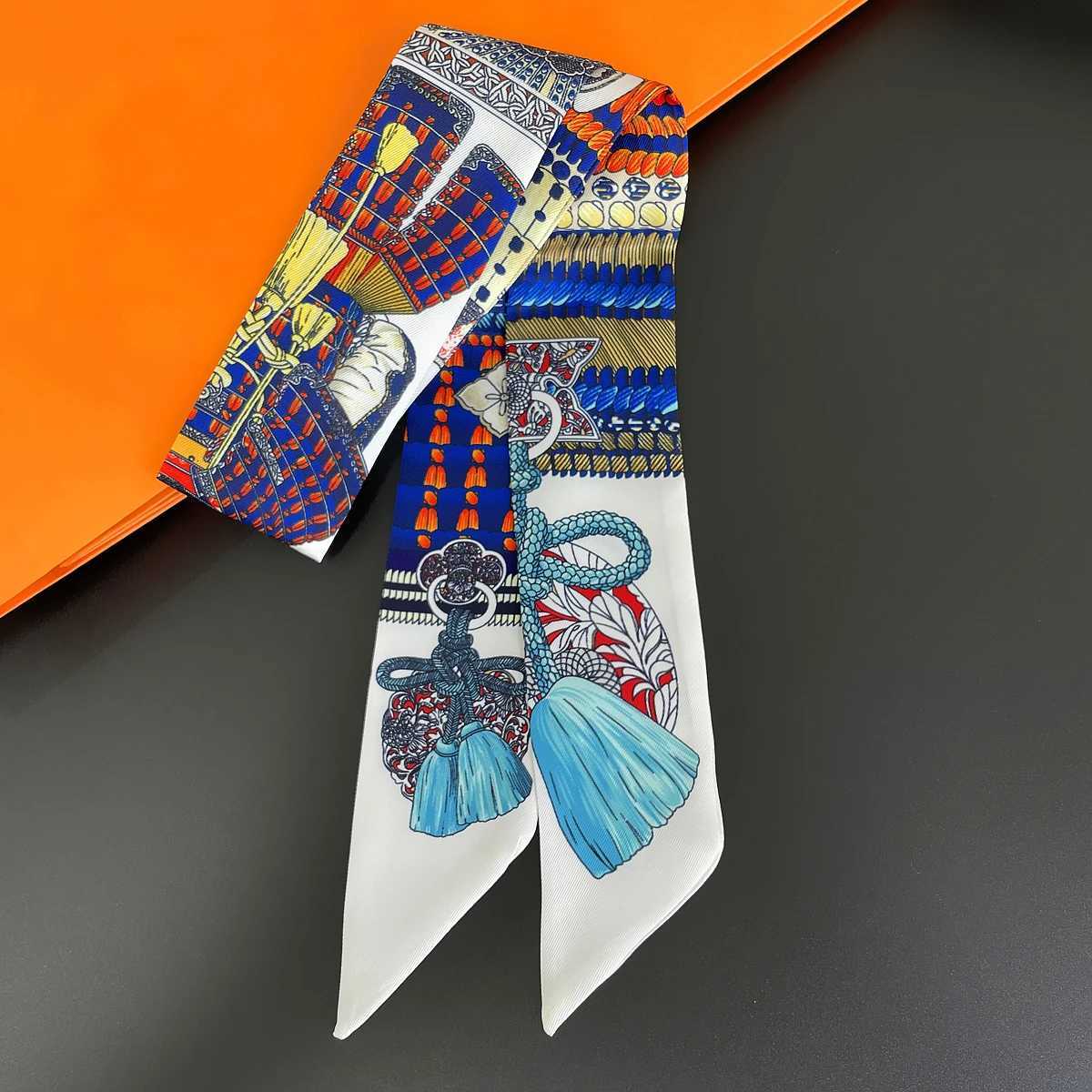 2023 New Design Armor Print Wen Scarf Luxury Brand Silk Scarf Fashion Hair band Foard Skinny Bag Scarves Neckerchief X260328