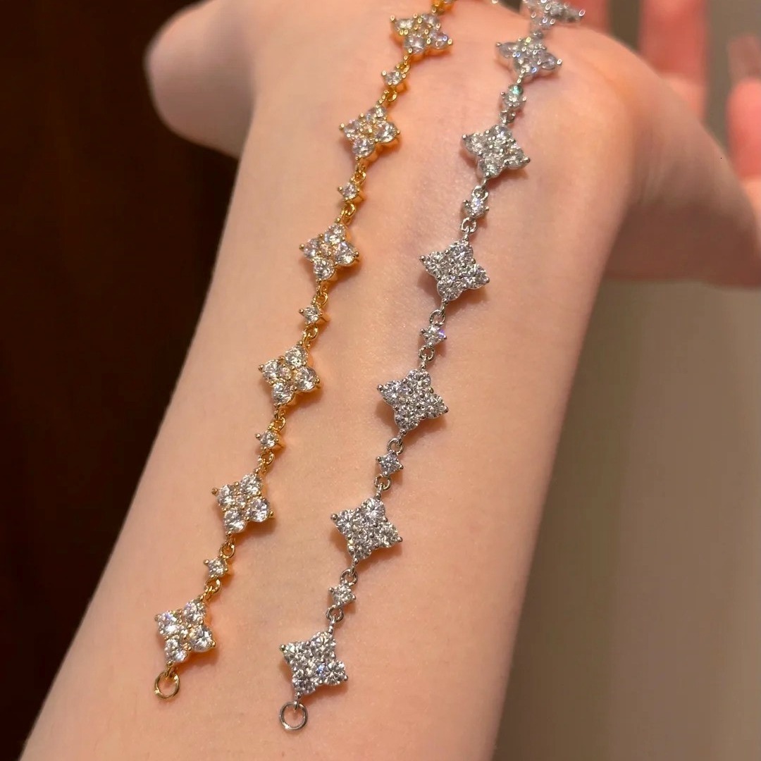 New Luxury INS Flashing 8-Flower Clover Pull Chain designer bracelet Fashion Versatile Four-Leaf Flower High Carbon Diamond Bracelet For Women