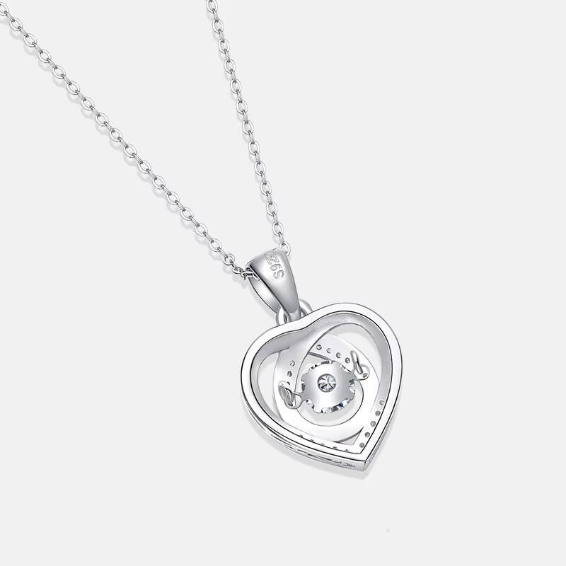 Women Luxury Moissanite Diamond Necklaces Fine Silver Jewelry Factory Luxury Gem Collarbone Chain Heart Pendant Silver Necklace