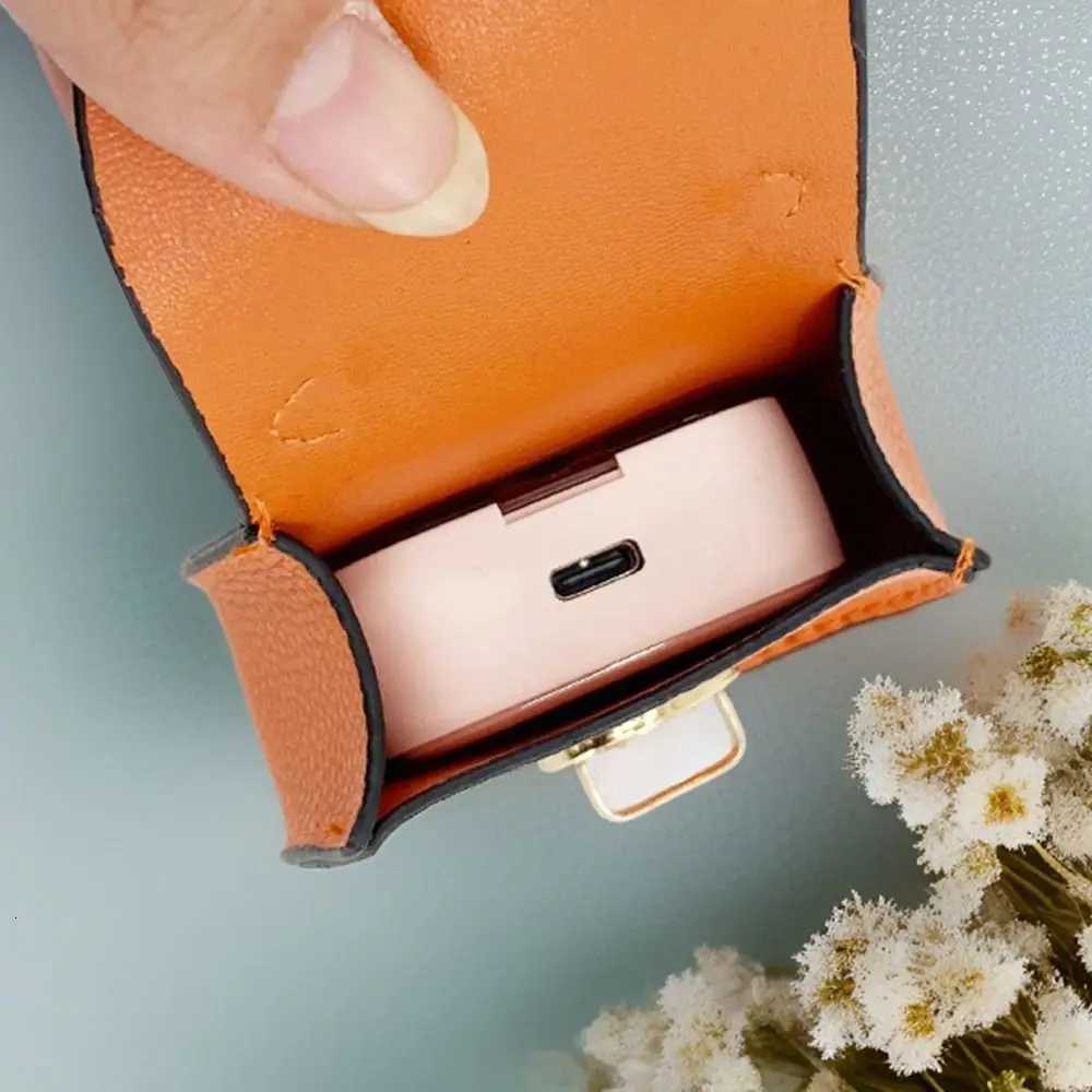2026 NEW Fashion Keychain Small Coin Purse Premium Leather Multifunction Mini Storage Pouch Earphone Bag for Women Z260330