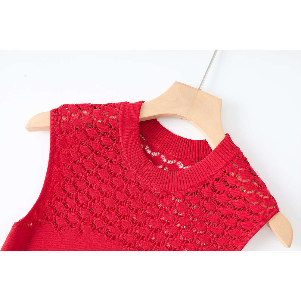 2026 Spring/Summer New q26 Designer Red Round Neck Knitted Hollow out Slimming Fishtail Dress