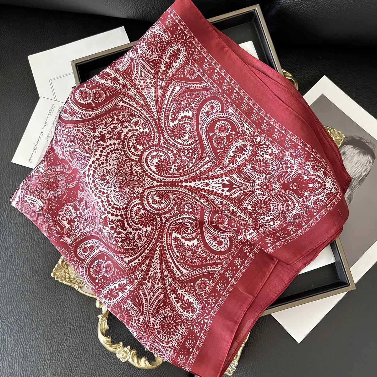Luxury Rose Print Brand Scarves Soft Satin Square Scarves Neckerchief Wen Shawls Hijab Scarf Bandana 70X70CM X260328