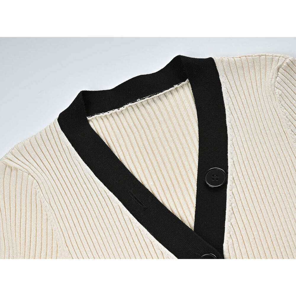2026 FC Spring New Designer Women's Fashion k30 Small Fragrant Style Color blocked V-neck Slimming Top