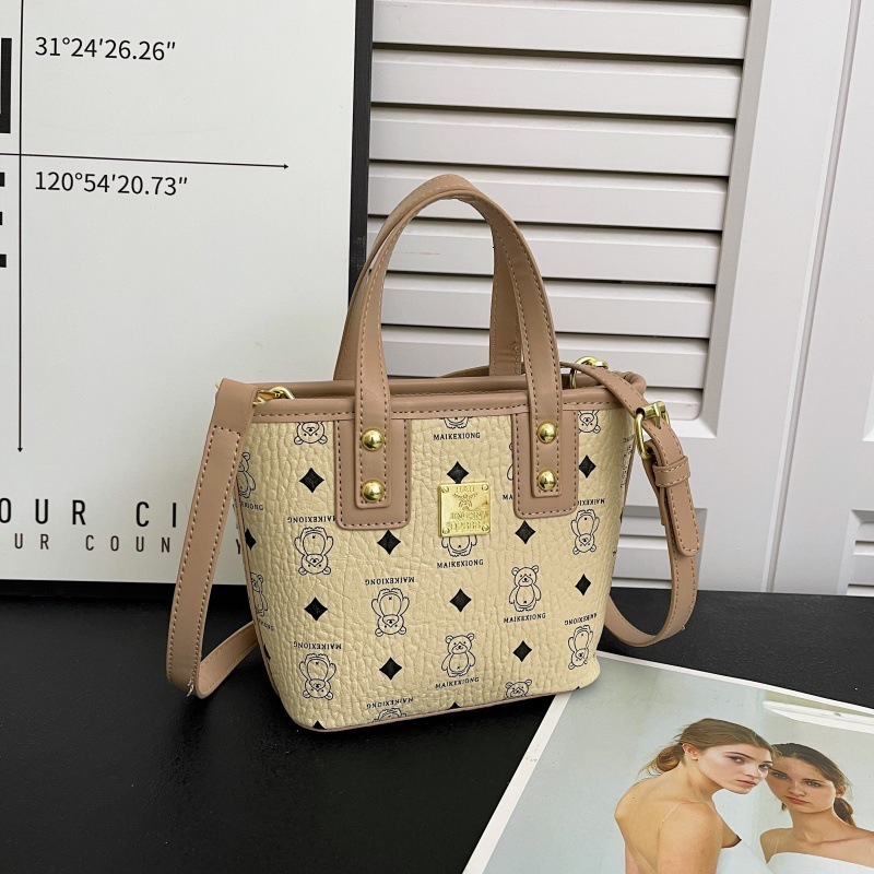 High-End Small for Women 2024 New Niche Texture Handheld Bucket Versatile Tote Shoulder Crossbody Bag