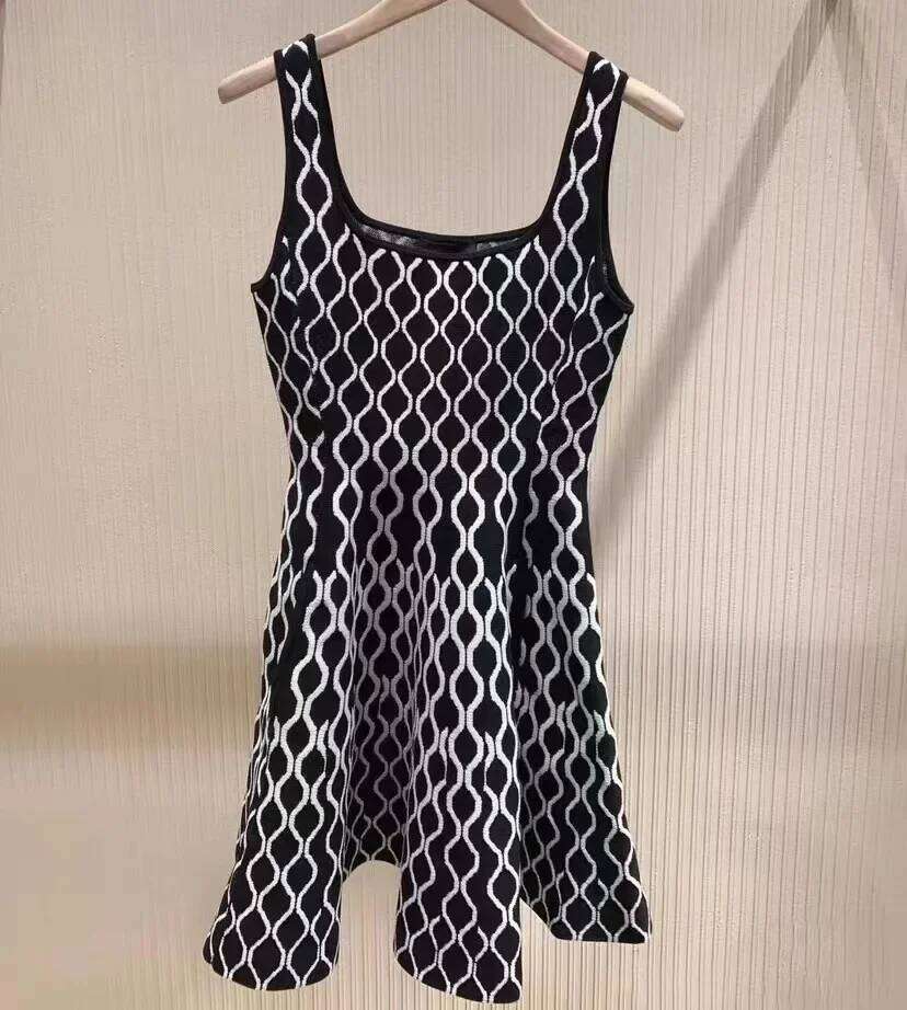 Women's Geometric Jacquard Knit Tank Dress Sweet High-Waisted Blue Or Black Sleeveless A-Line Short Robe Mdng260330