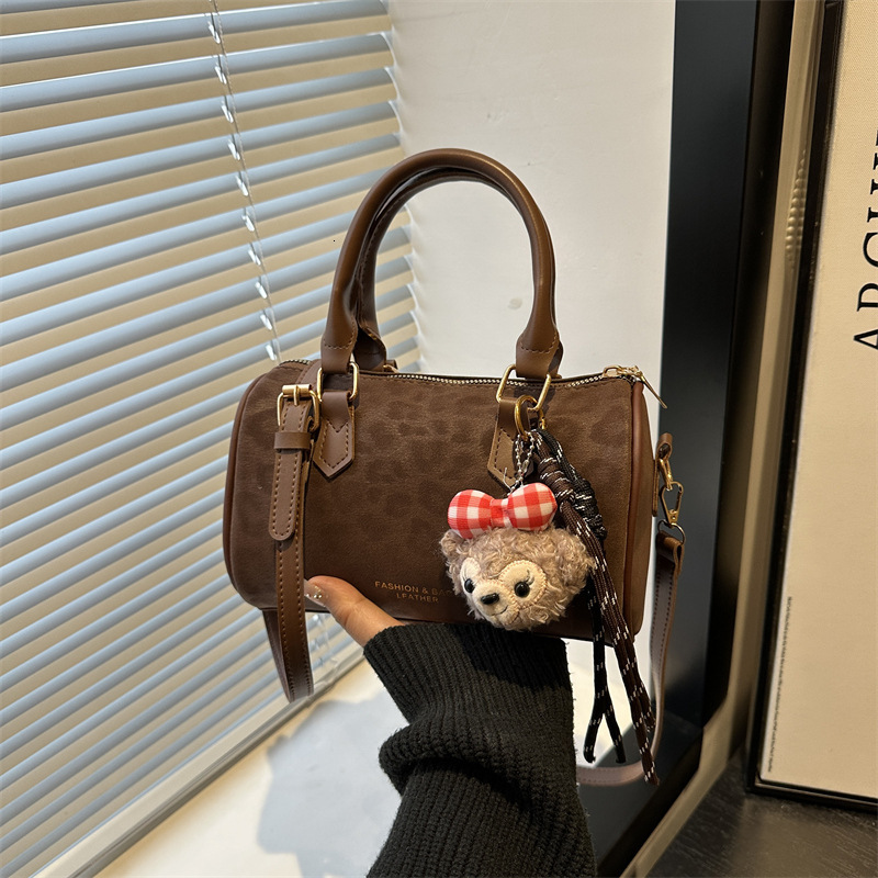 Free Shipping High Value 2025 Autumn New Korean Retro Single Shoulder Bag Fashion Hot Sale Solid Color Commuter Crossbody Bucket Handbag