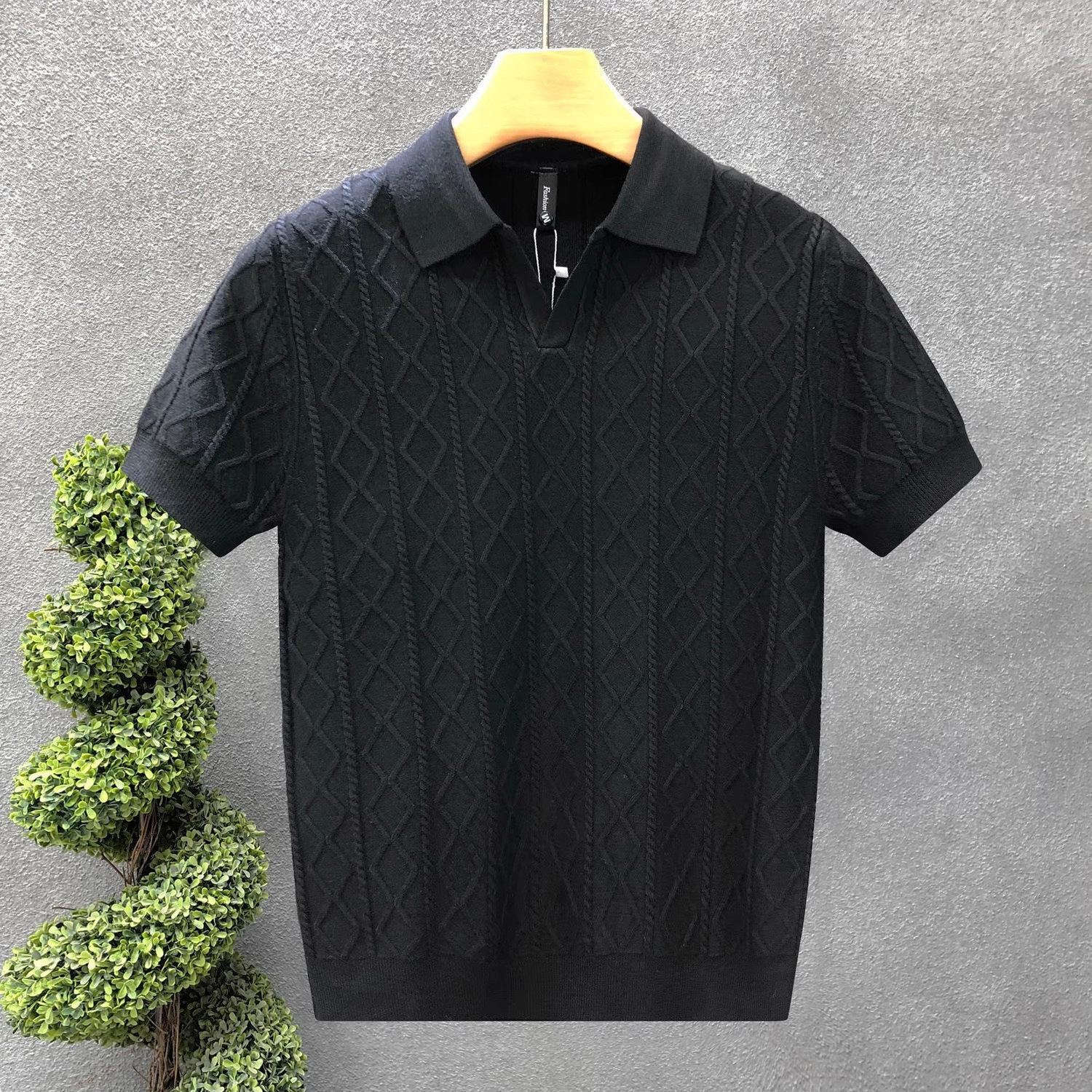Designer T-shirt New Short-sleeved Knitted Men's Shirt Fashion Textured Polo Shirt Front Lapel Collar V-neck Tight Fit Style Business Luxury