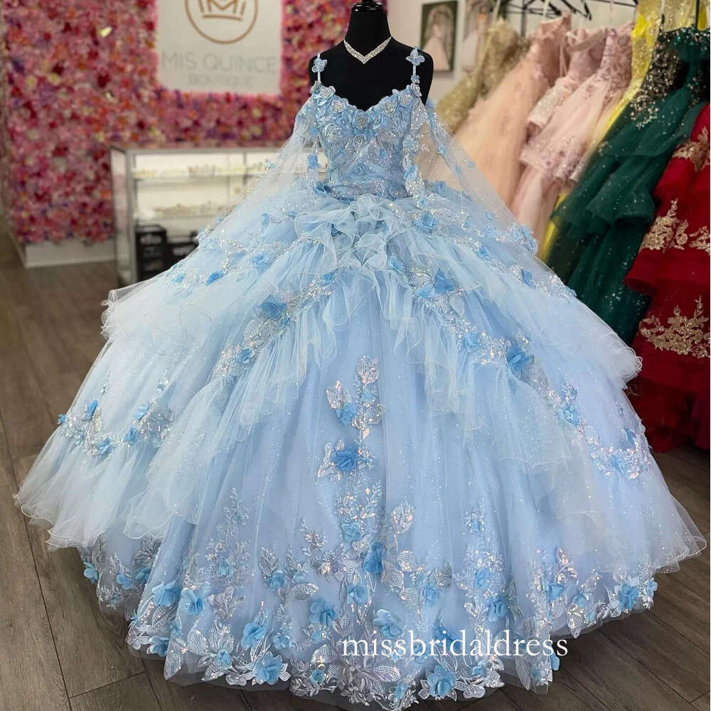 Stunning Ball Gown Sequined Quinceanera Dresses Appliqued Tiered Prom Gowns Beaded V Neckline Sixteen Sweet 15 Tulle Masquerade Dress D0327