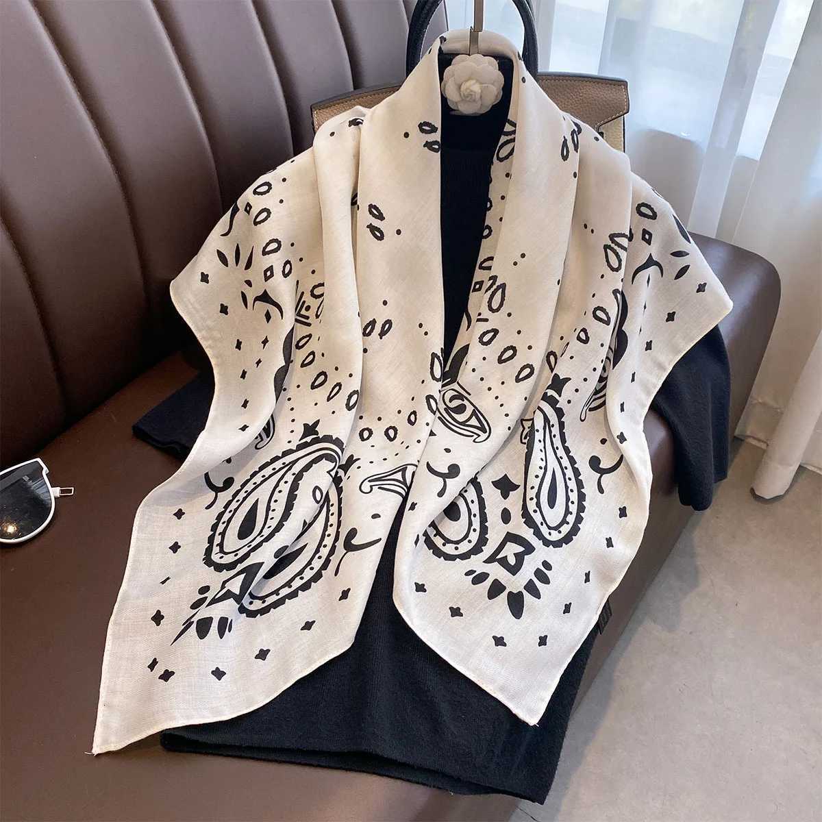 9090cm Paisley Printed Square Scarf For Wen Imitation Silk Scarves Banda Luxury Large Shawl Beach Wraps Elegant Hijab X260328