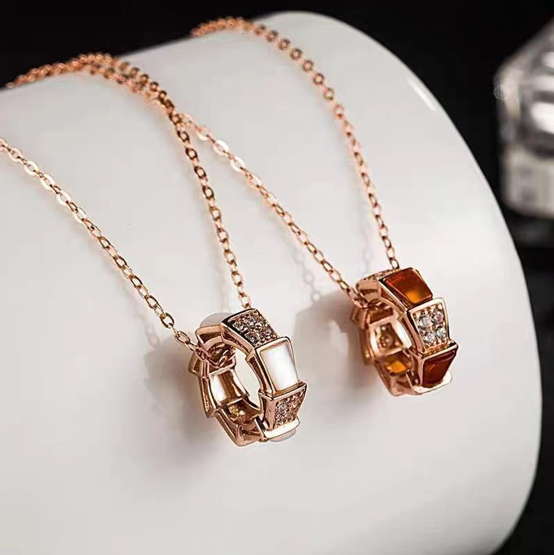 Necklace Gold Plated Full Diamond Natural Mother-Of-Pearl Snake Bone Necklace For Women Elegant Fashion Versatile Snake-Shaped Collarbone Chain Neckla