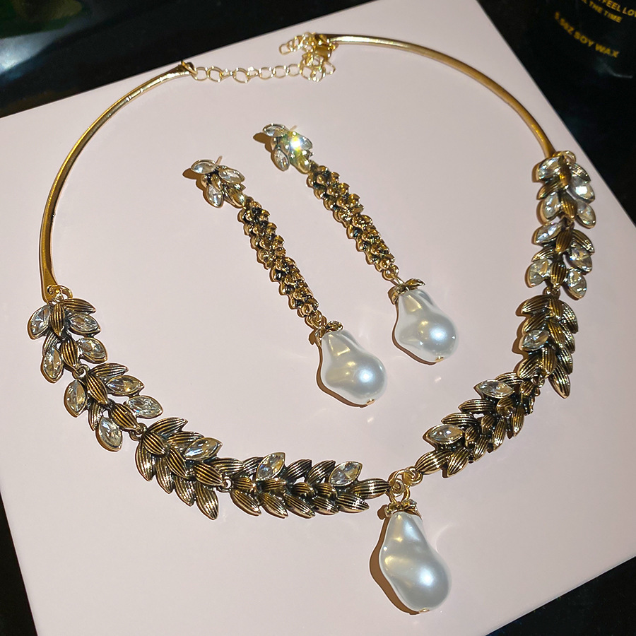 Silver needle earrings with diamonds, wheat ear tassels, pearl necklace, fashionable elegant jewelry set, light luxury and high-end accessories for wo - view 4