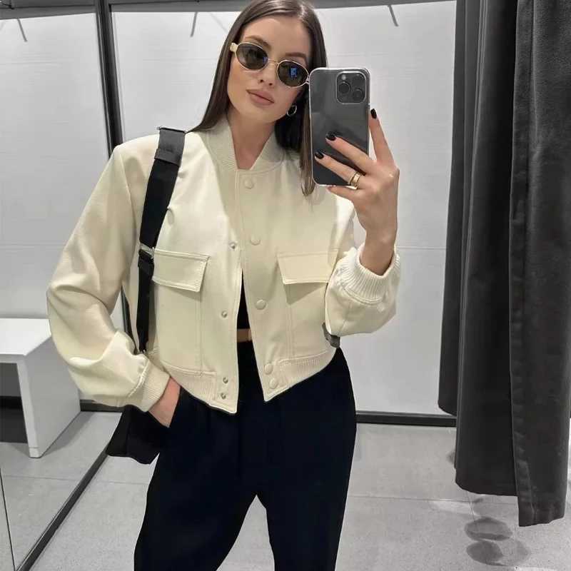 1PCS Woman Bomber Jacket Coat White Autumn Winter Button Baseball Aviator Cropped Jackets for Women Long Sleeve Crop OuterwearT260328