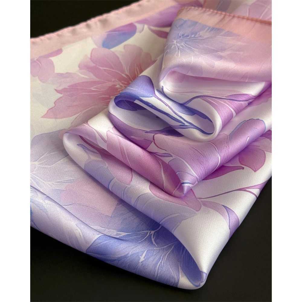 2026 New Floral Print Silk Square Scarfs for Wen Decorate Neck Ties Kerchief Lady Summer Beach Hijab Fem Neckerchief Wraps X260328