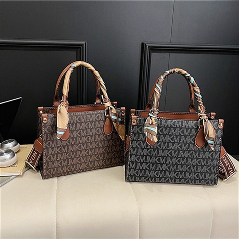 Free shipping Designer bag Plaid tote bag women bag shoulder bag crossbody bag versatile large capacity handbag Advanced black