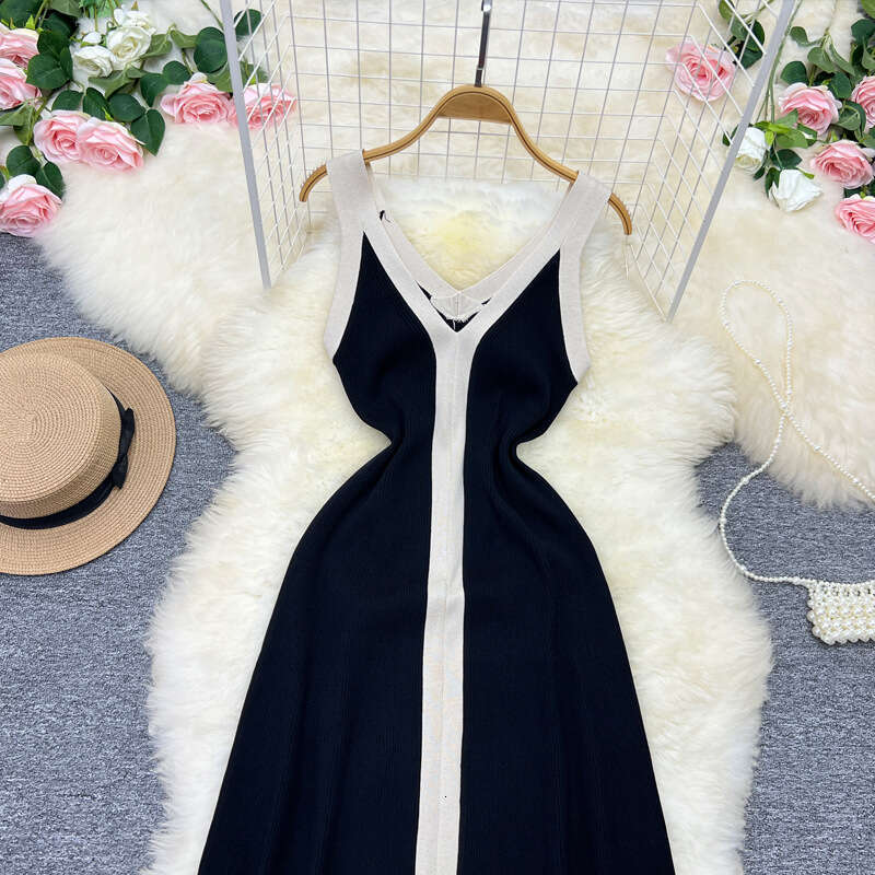 2026 Spring/Summer New Fashionable and S18 Elegant Color Block V-neck Long Knitted Women's Tank Top Hepburn Black Dress
