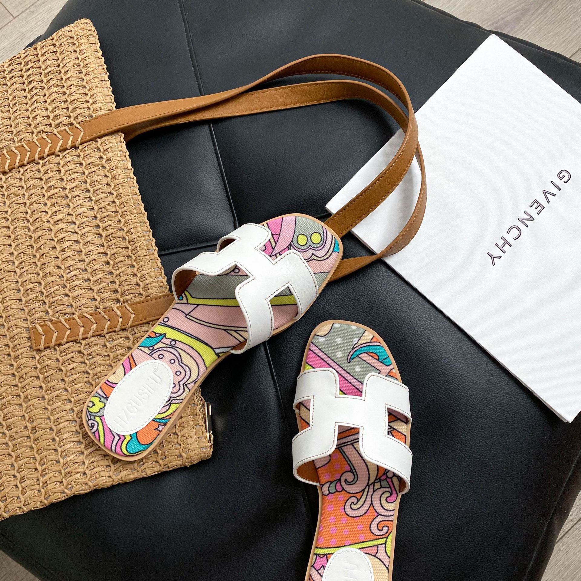 HZGUSIFU Hot Free Shipping designer slipper for womens flat sandals black brown white gold sliver white Fashionable and versatile flat slippers for wo