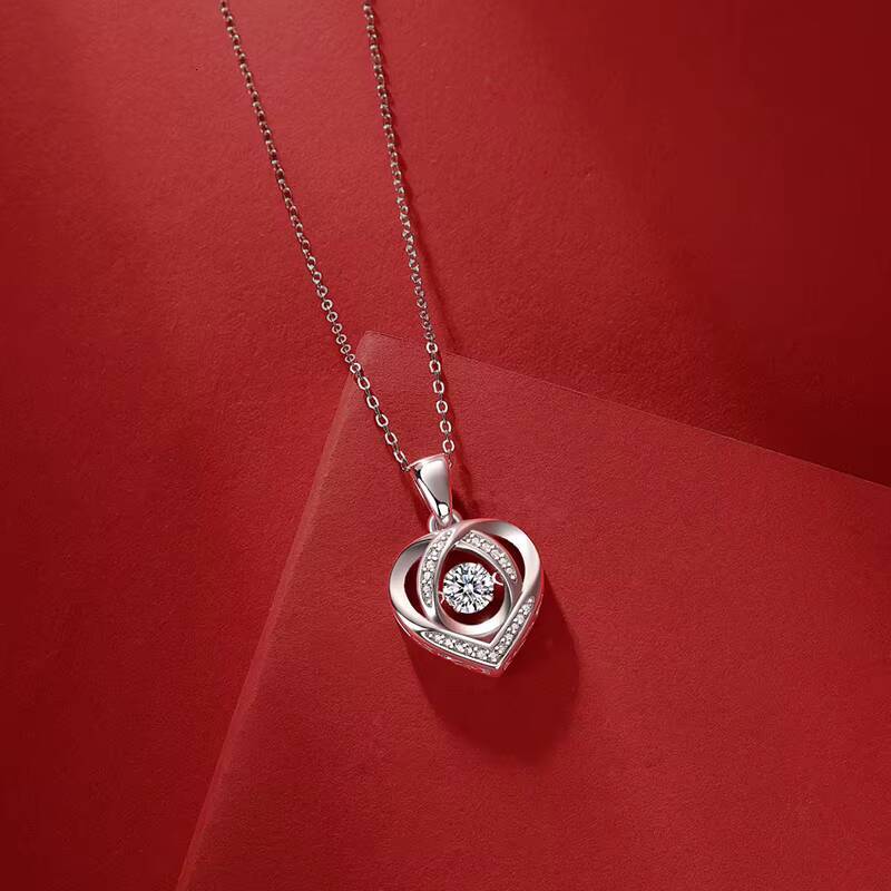 Women Luxury Moissanite Diamond Necklaces Fine Silver Jewelry Factory Luxury Gem Collarbone Chain Heart Pendant Silver Necklace