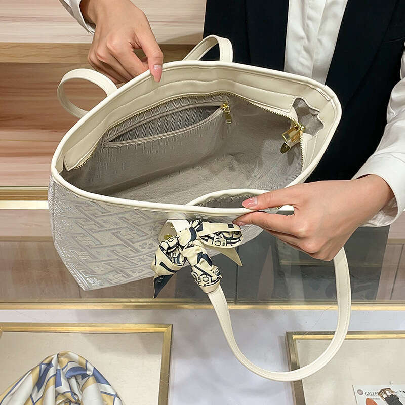 New Chinese Brocade Tote Casual Bag With National Style Embroidery, Versatile Commuting Shoulder/Underarm Bag, Chinese Embroidery Fashion Bag Tote