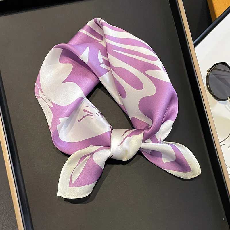 2025 Fashion 100 Real Silk Scarf 53cm Square Bandelet Wens Silk Temperament Small Scarf Neck Decorative Wrap Printed Scarves X260328