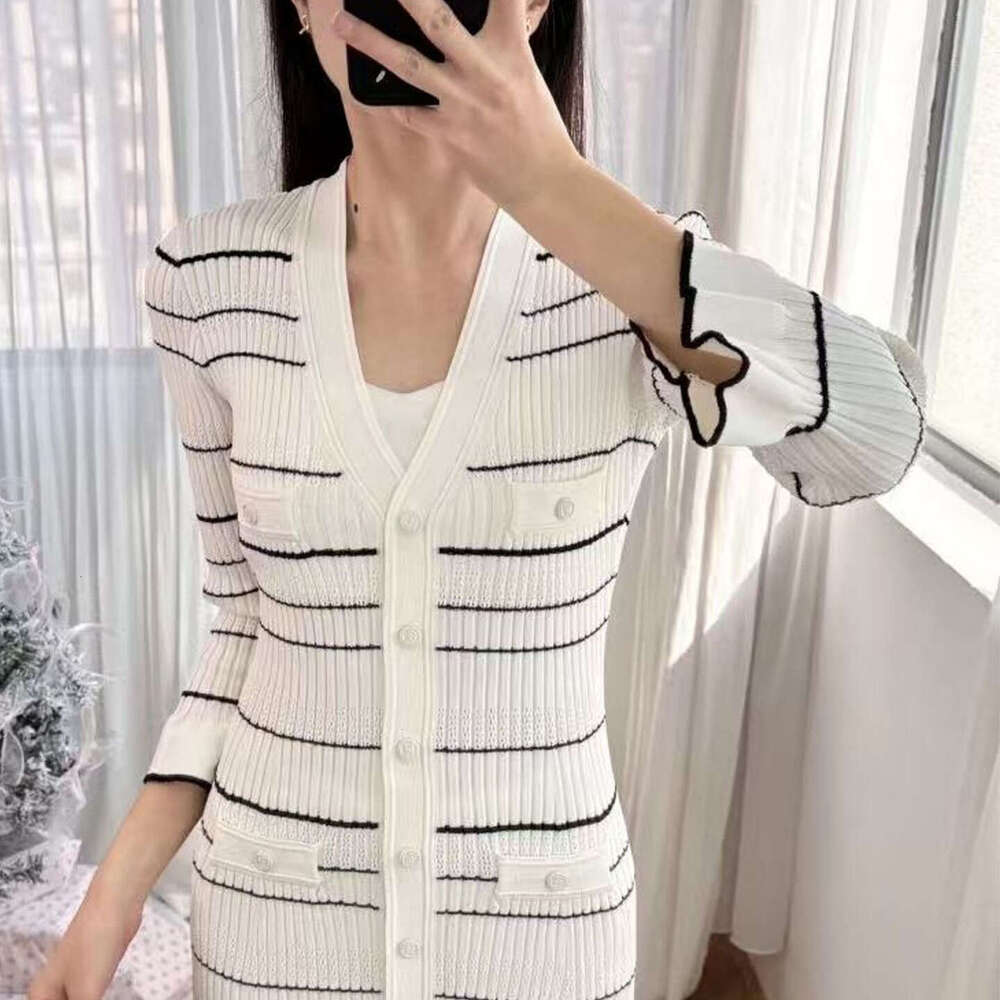 2026 Spring Designer Women's S18 New Black and White Striped Ruffle Knitted Dress