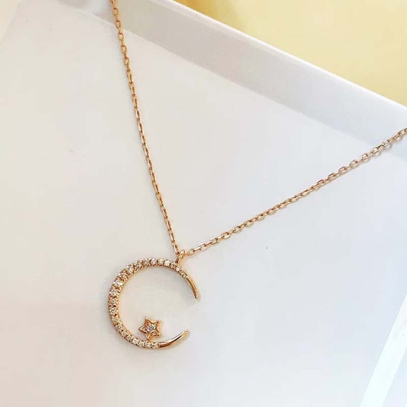 Designer luxury New Summer Star Moon Zircon Necklace Super Shiny High-end Design Niche Ins Star Moon Collarbone Necklace
