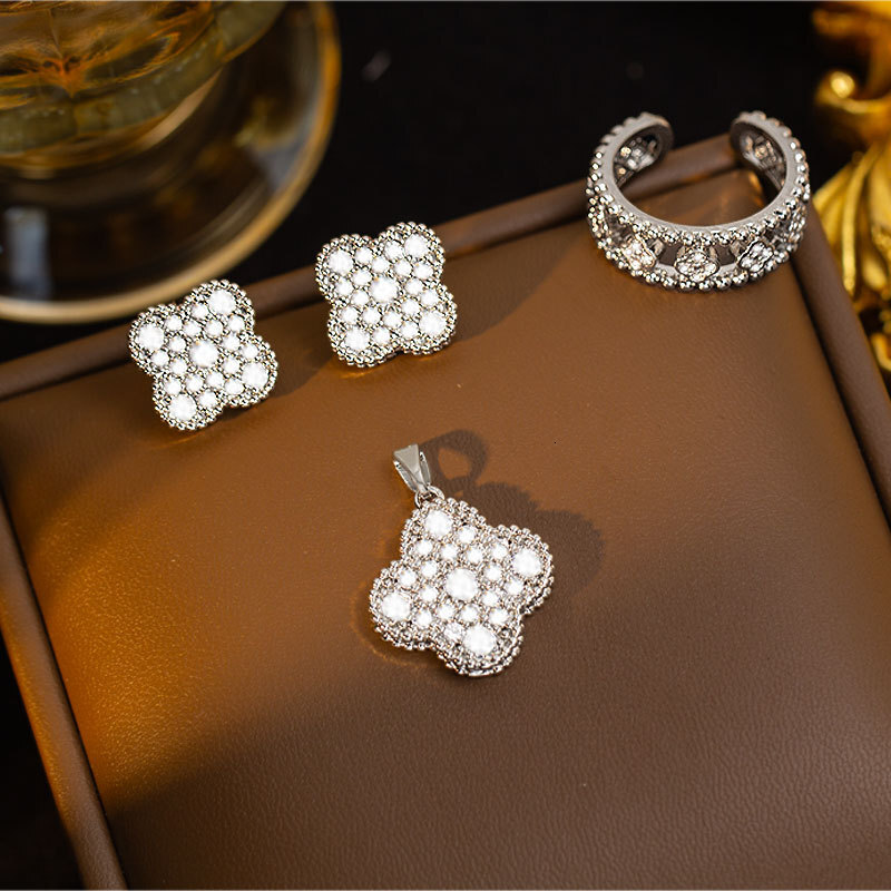 Designer luxury earrings, ring, light high-end feel,personalized stylish accessories wholesale