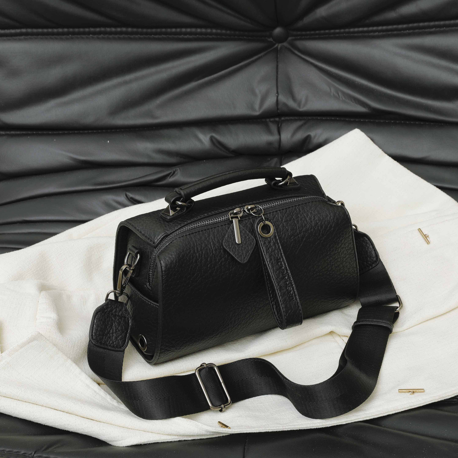 High-end Pillow for Women 2026 New Vintage Women's Handbag Fashionable Casual Commuting Shoulder Bag
