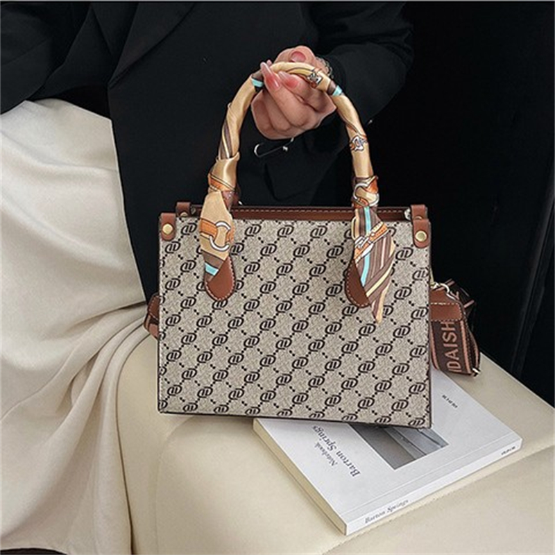 Free shipping Designer bag Plaid tote bag women bag shoulder bag crossbody bag versatile large capacity handbag Advanced black