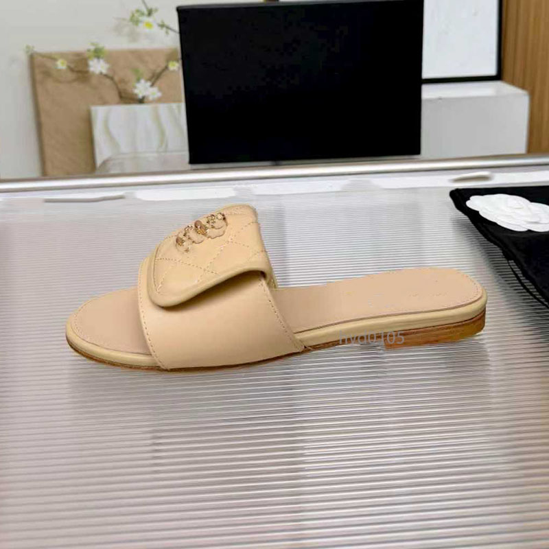 Designer Slide Sandals flats Womens Leather Slippers Fashionable Beach Casual Sandal Summer Beach Slides Comfortable Strap Sandel