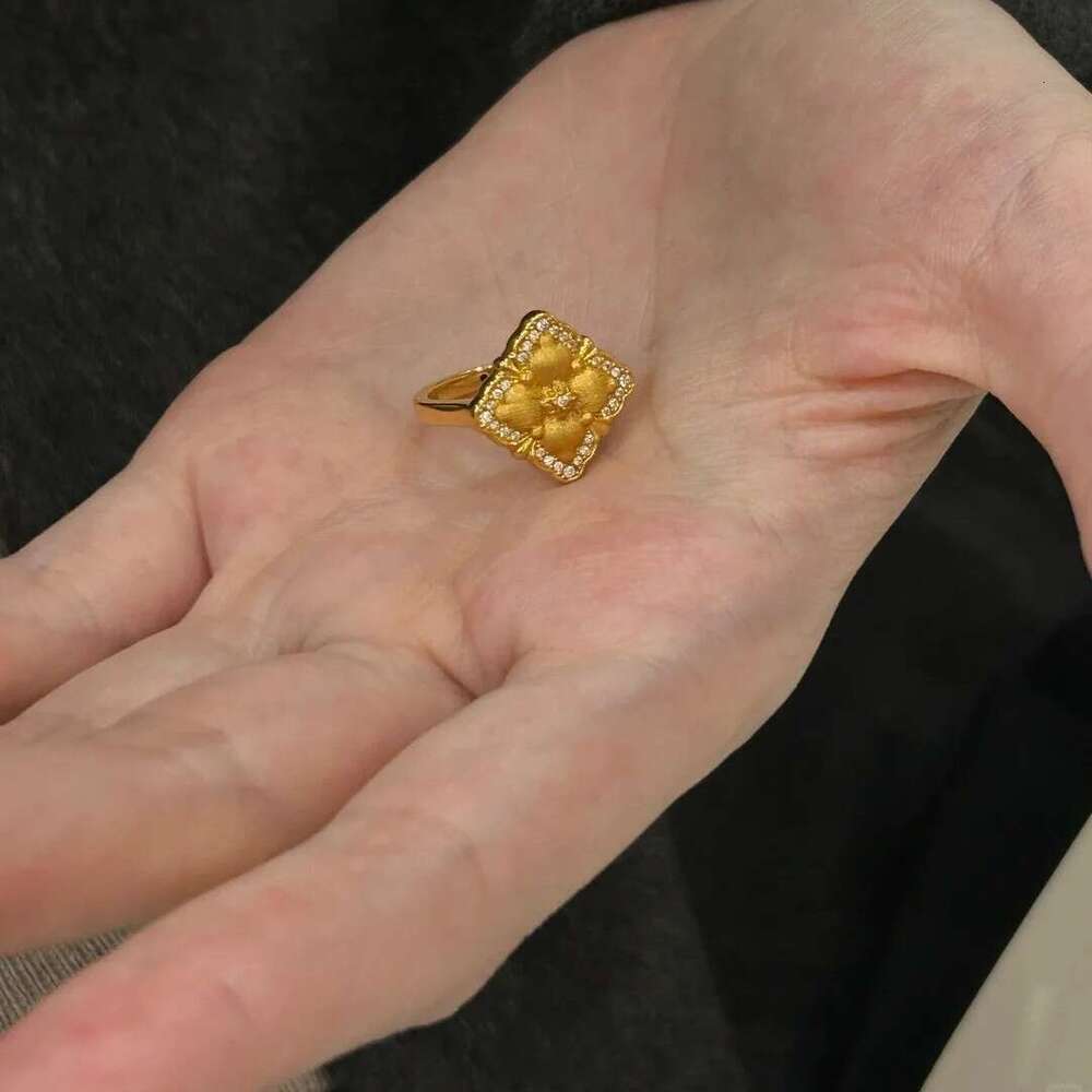 New Chinese Retro Women's Vintage Design Light Luxury Style Buche Dainty Silk Full Diamond High-End Index Finger Ring