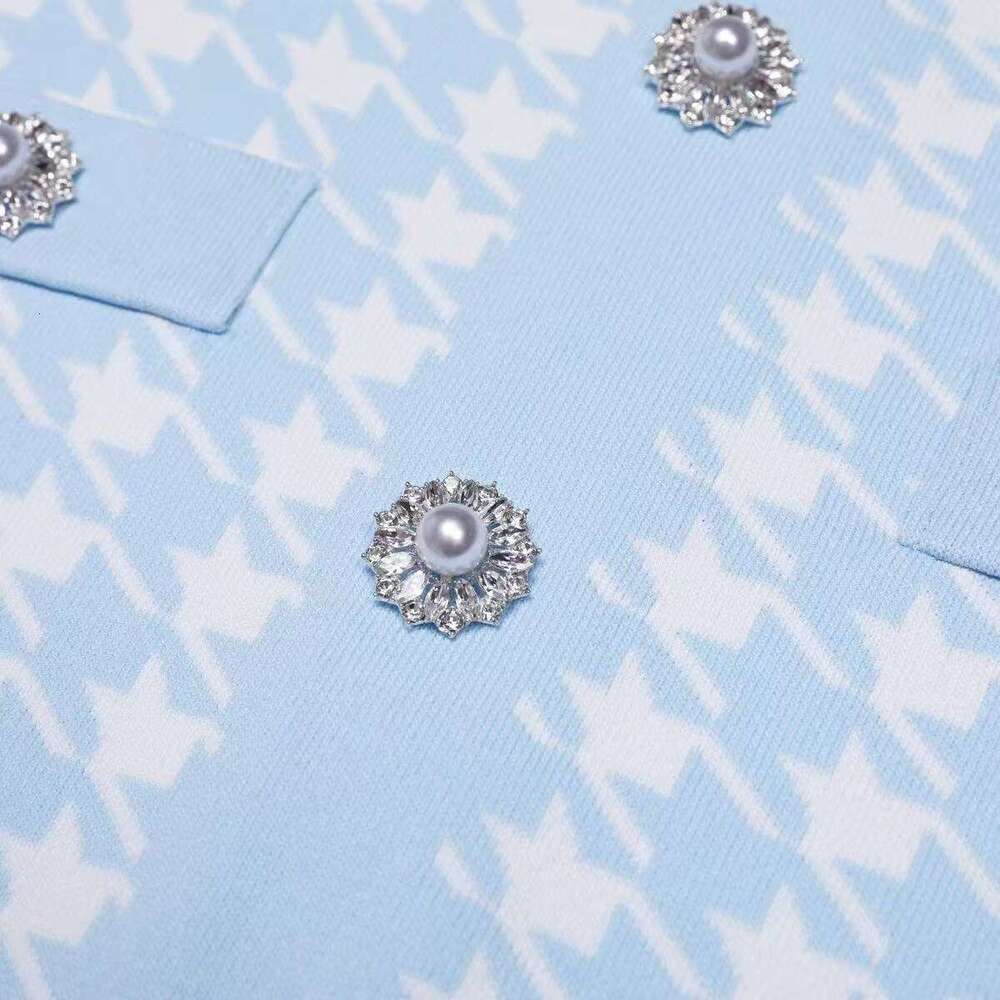 Spring and summer new designer European and American high-quality knitted D7 round neck slim fit women's short sleeved dress