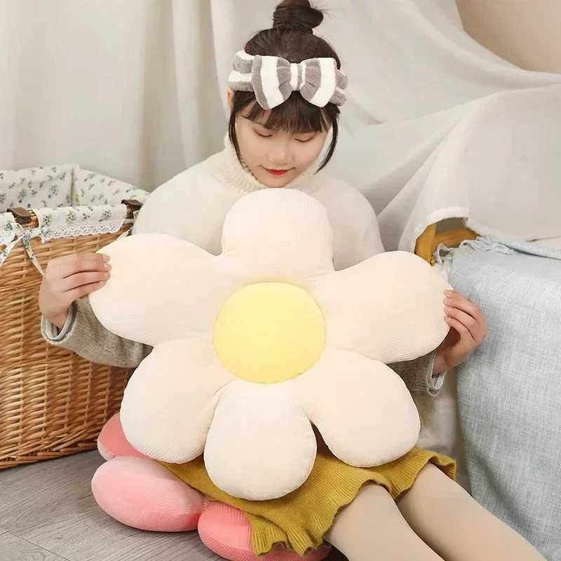 Lovely Daisy Throw Pillows Soft Comfortable Lumbar Support Back Cushion Cartoon Chair Cushion Pillows Decor Home Flower Pillow H260330 - view 5