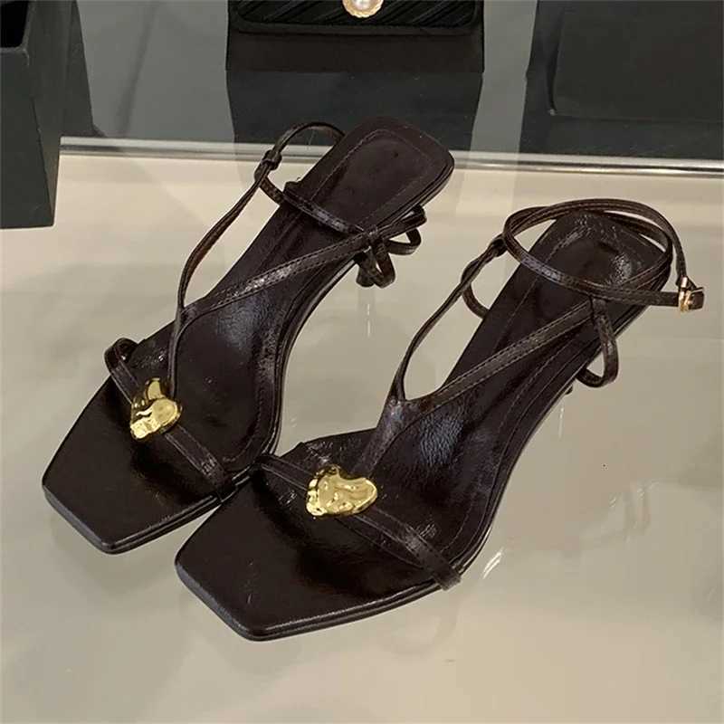 Summer Fashion Metal Buckle Narrow Band Sandals Women Band Open Toe Thin Low Heel Gladiator Party Shoes Zapatos De Mujer Z260330