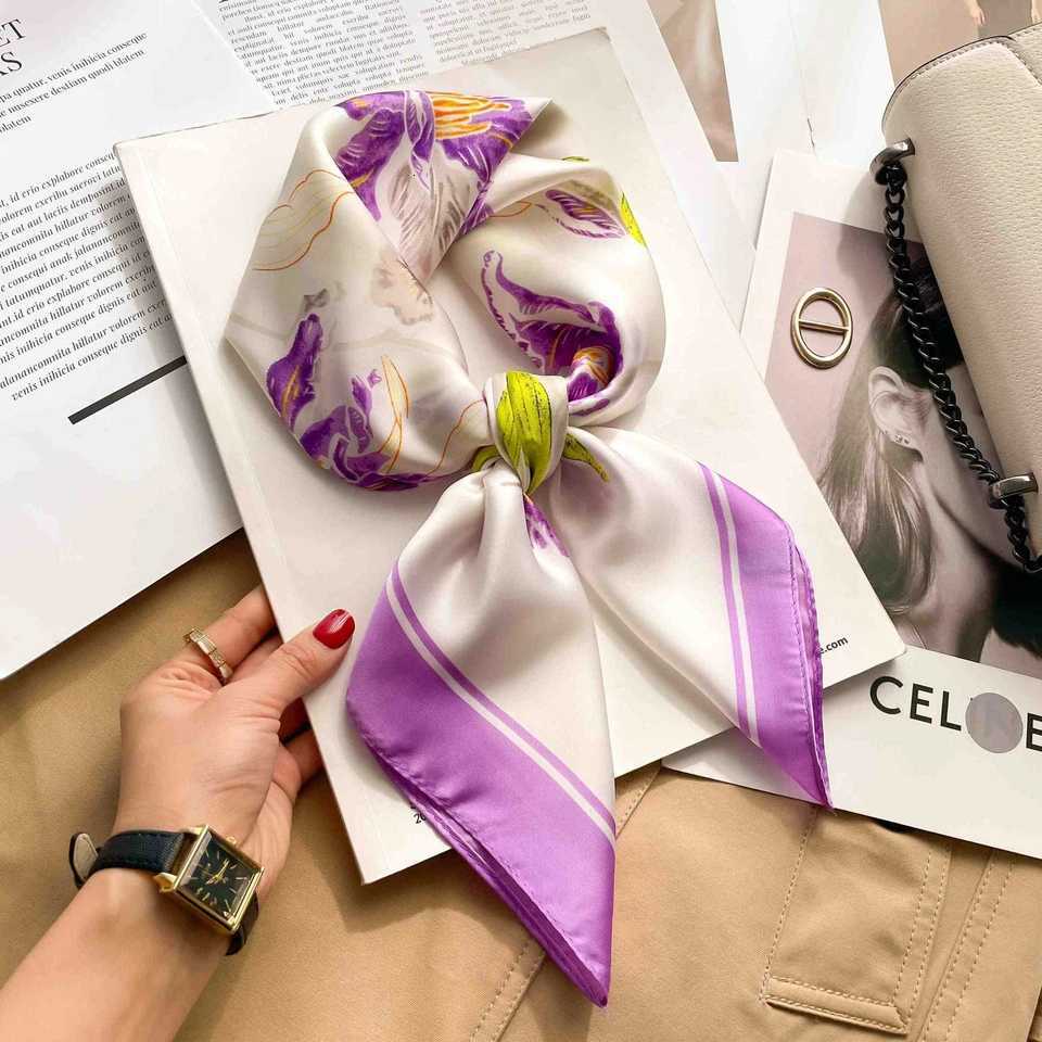 70cm Silk Square Scarf Wen Luxury Floral Print Kerchief Soft Satin Hairband Hand Bag Ribbon Foard Hijab Neckerchief band X2603281
