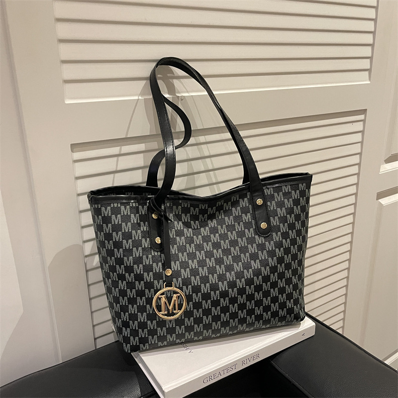 Free Shipping High Value Monogram Tote Bag for Women Large Capacity Shoulder Bag Casual M Letter Handbag