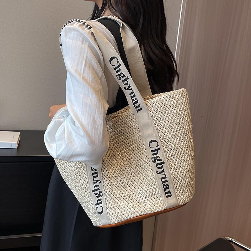 Woven Straw for Women Large Capacity New Spring Summer Versatile Shoulder Beach Commuter Bucket Bag