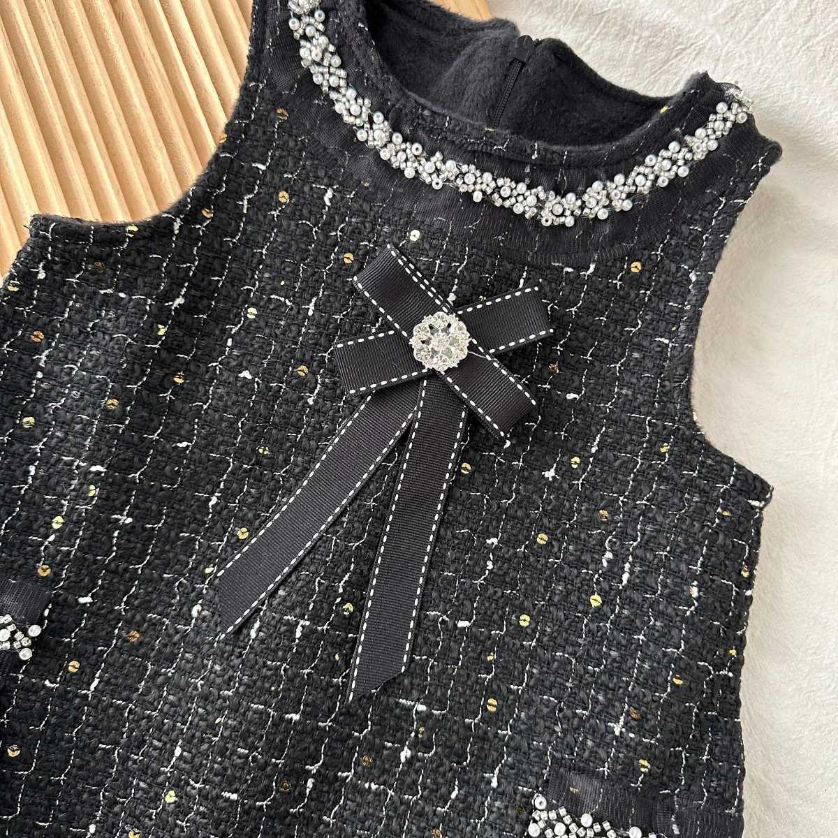 Girls Tweed Sleeveless Vest Dress with Velvet New Autumn and Winter Style Baby Black Light Luxury Sequin DressT260330