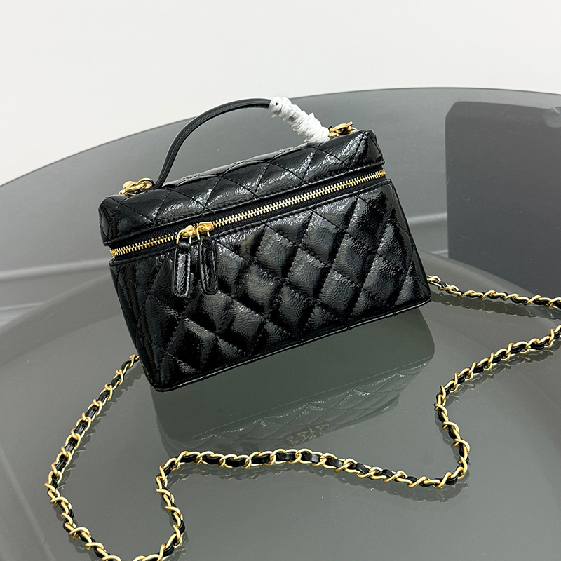 Oil-Wax Leather Lunch Box Cosmetic Bag Designer Ladys Shoulder Bags Calfskin Checkered Pattern Diamond Detachable Matelasse Chain Luxury Handbag Crossbody 19cm