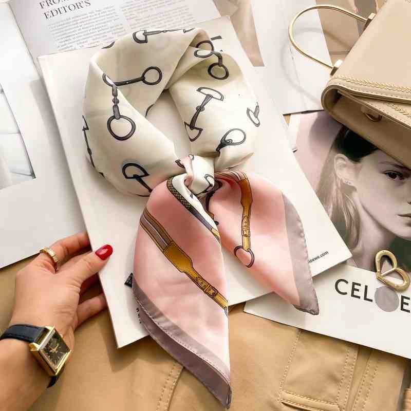 70cm Silk Square Scarf Wen Luxury Floral Print Kerchief Soft Satin Hairband Hand Bag Ribbon Foard Hijab Neckerchief band X2603281