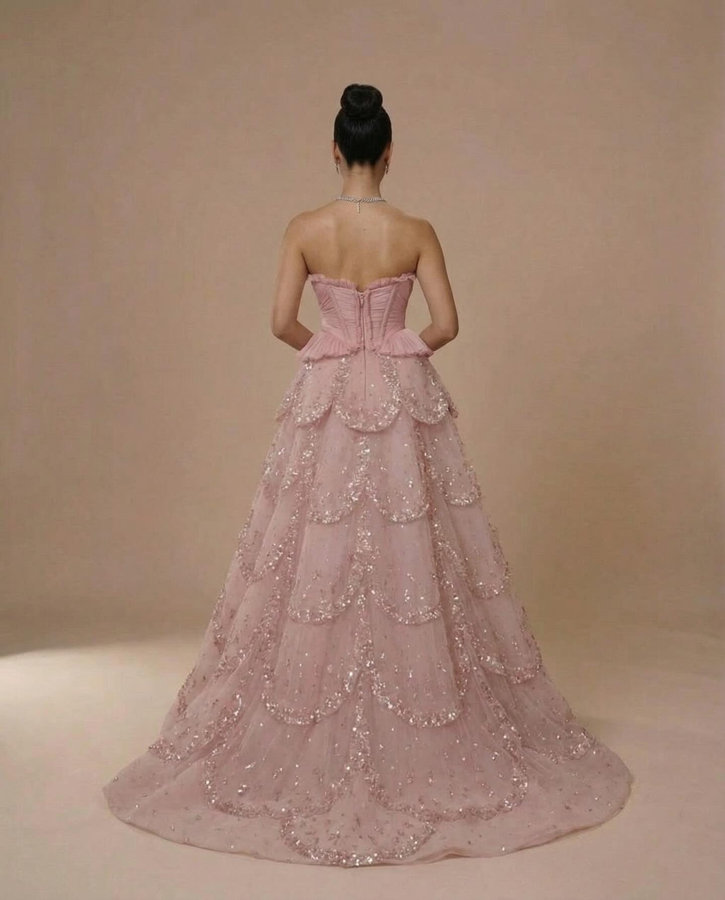 Elegant Evening Dresses Appliques Beads Sexy Sweetheart Lace Prom Gowns Layered Sweep Train Vestido De Noite Customized