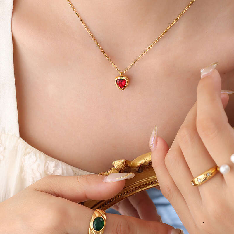 French-style New Niche Design Multi-color Zircon Inlaid Heart Pendant Necklace And Earrings Summer Jewelry Set
