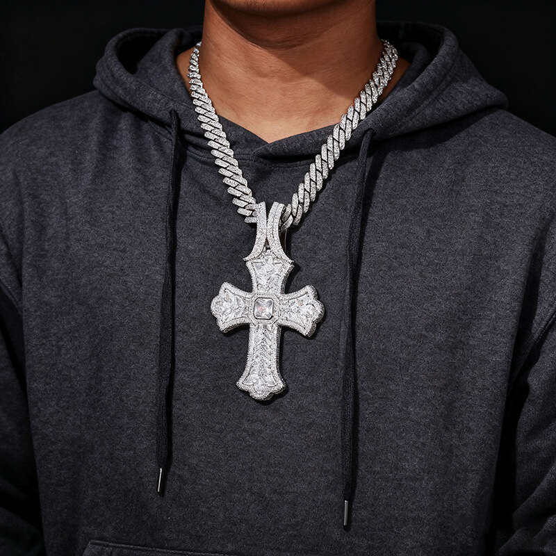 Necklace Pendant With High End Feel New Fashion Hip Hop Diamond Studded Oversized Cross Necklace Exaggerated Accessory Designer Necklaces Luxury Jewel