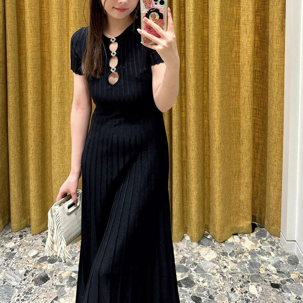 2026 Spring New Designer French Elegant Ribbed Hollow Waist Black Short Sleeve S18 Knitted Women's Dress