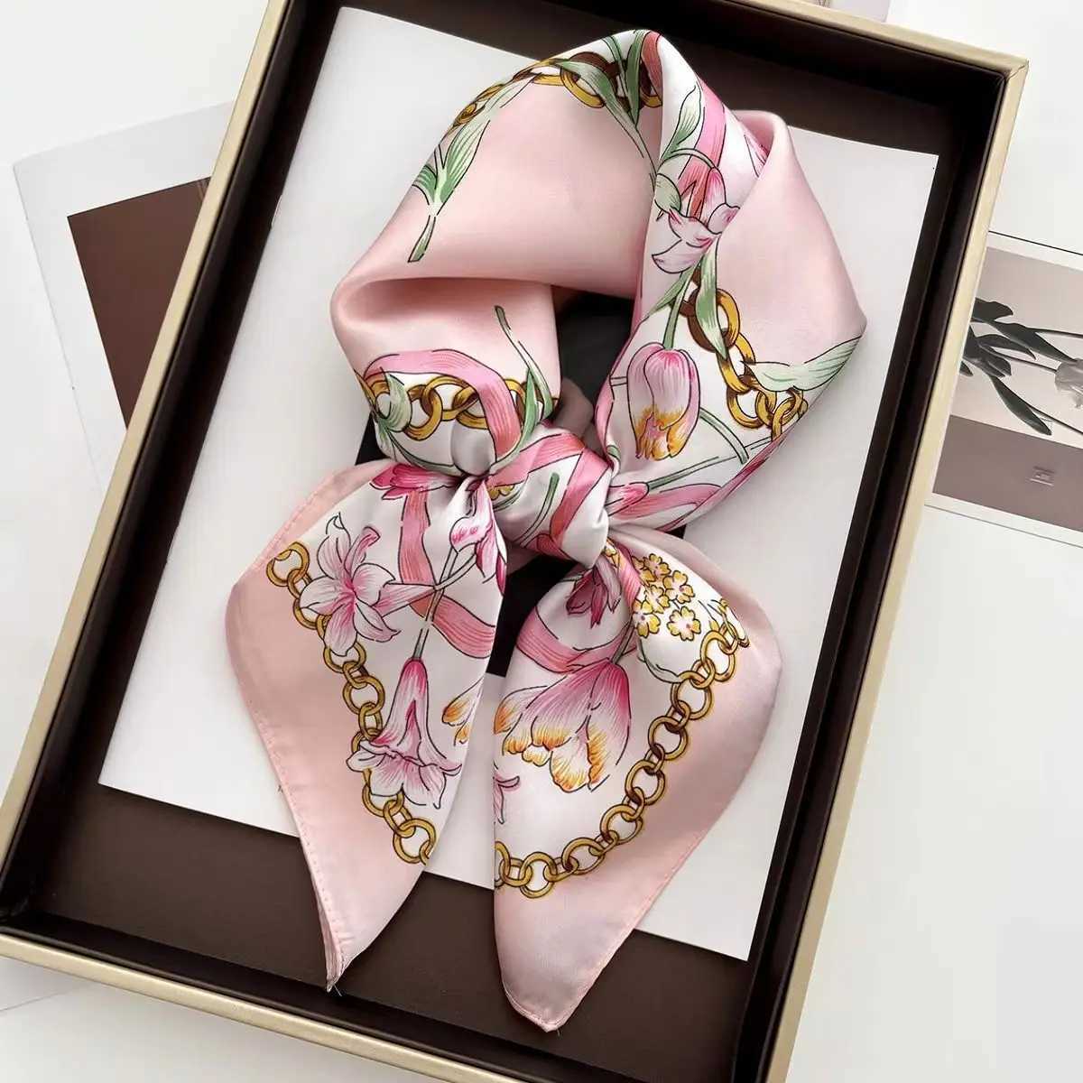 Chain Tip Scarf Lightweight Silk Like for Modern Ladies Off Party Neck Hair Bandana Bag Accessory Trendy Wen Scarf X260328