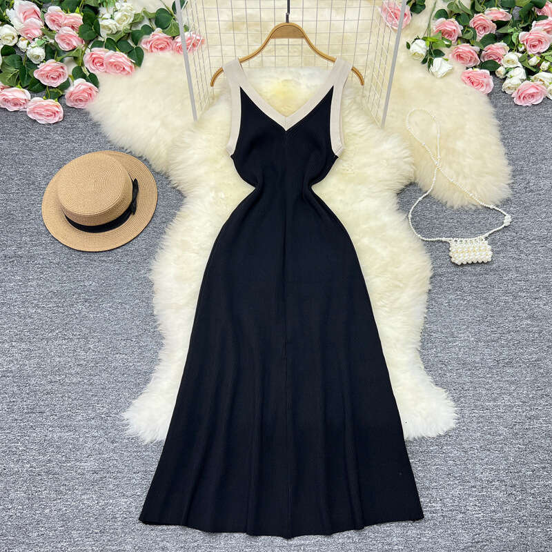 2026 Spring/Summer New Fashionable and S18 Elegant Color Block V-neck Long Knitted Women's Tank Top Hepburn Black Dress