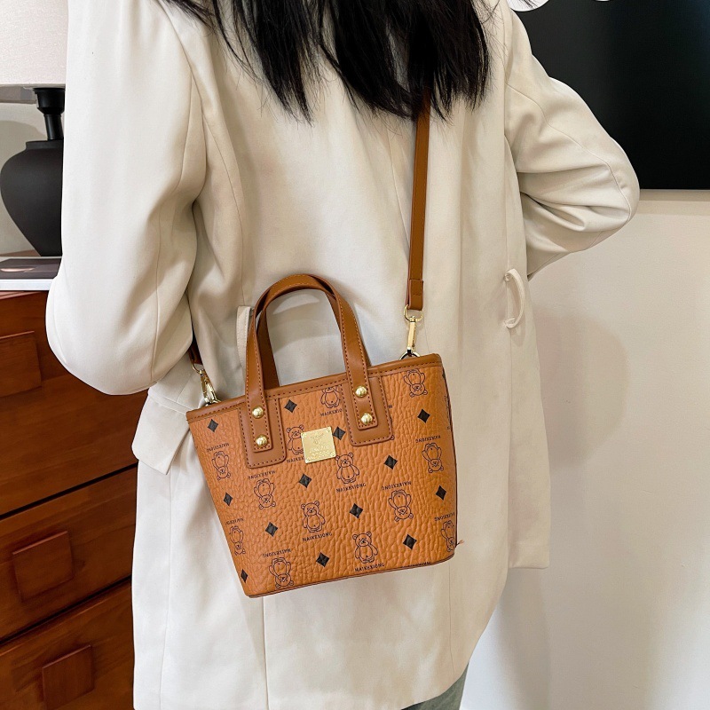 High-End Small for Women 2024 New Niche Texture Handheld Bucket Versatile Tote Shoulder Crossbody Bag