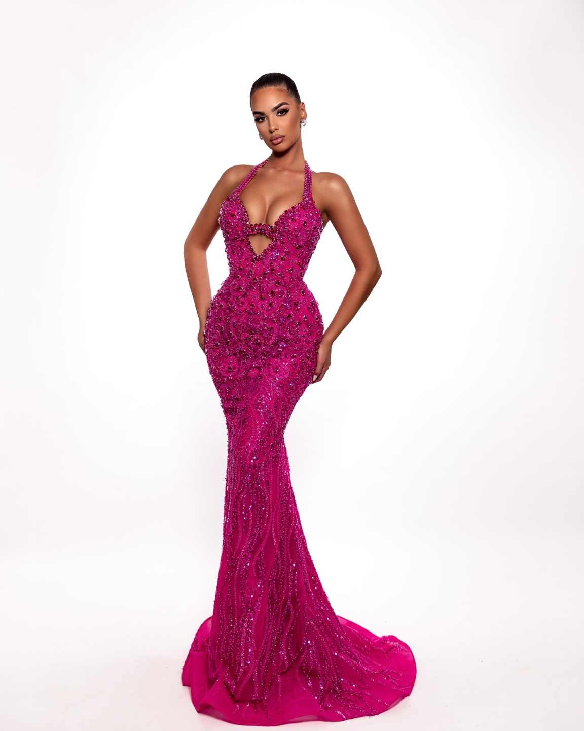 Luxurious Crystals Prom Gowns Halter Neck Sleeveless Mermaid Evening Dresses Sequins Beaded Special Party Customized